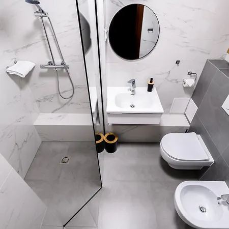 Appartamento Air-conditioned Attic Old Town Main Railway Station *